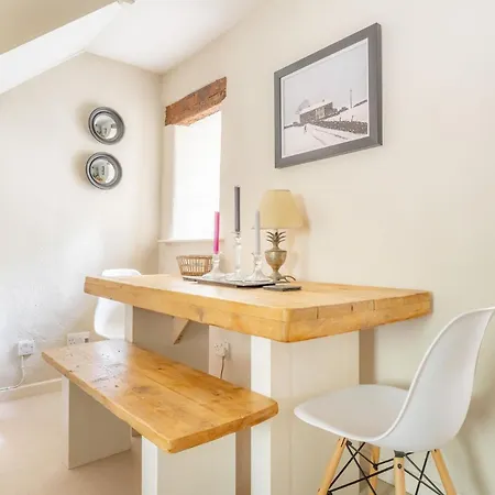 2 Bed In Oc-lr088 * Rydal